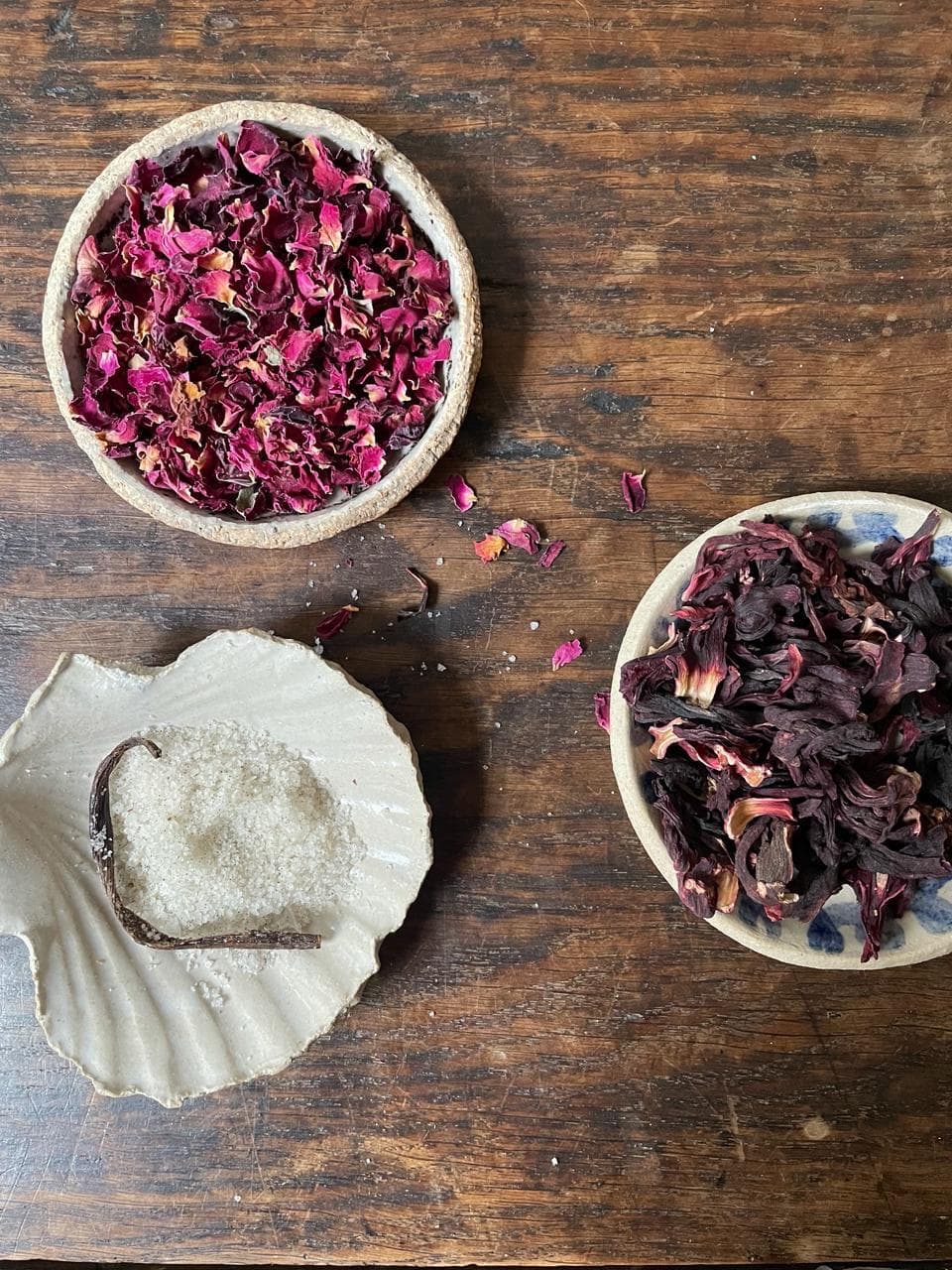 Tereza’s rose and hibiscus kombucha