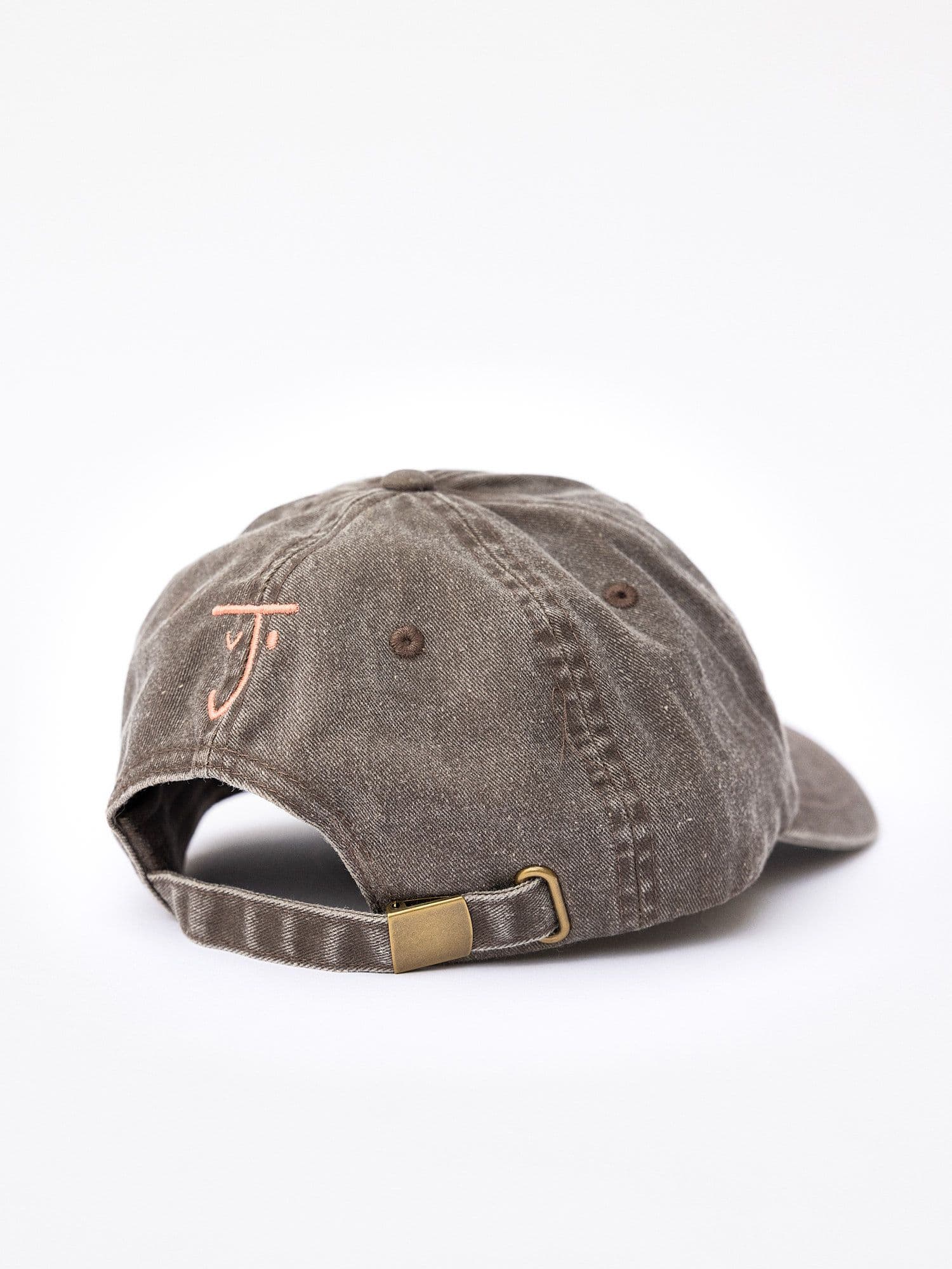 The Jolene house cap in roast with embroidered Jolene logo